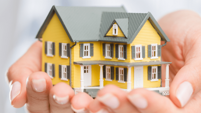 House Hunting With Tiny People