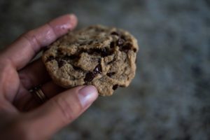 paleo and vegan chewy chocolate chip cookies