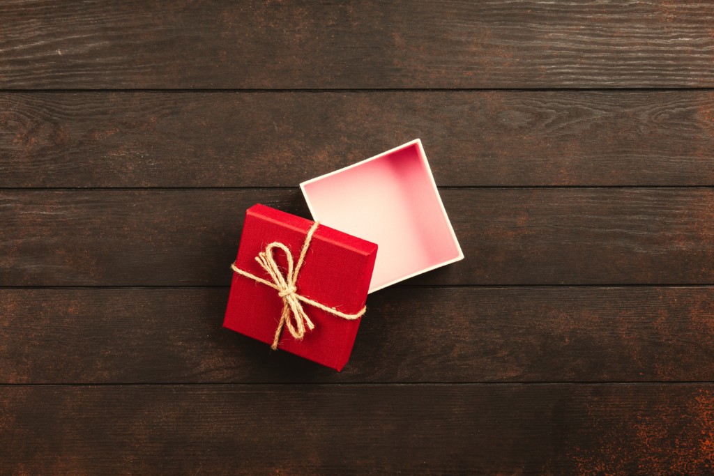 minimalist guide to gift giving
