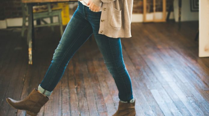 Why You Need To Ditch The Mom Jeans Sometimes mom jeans