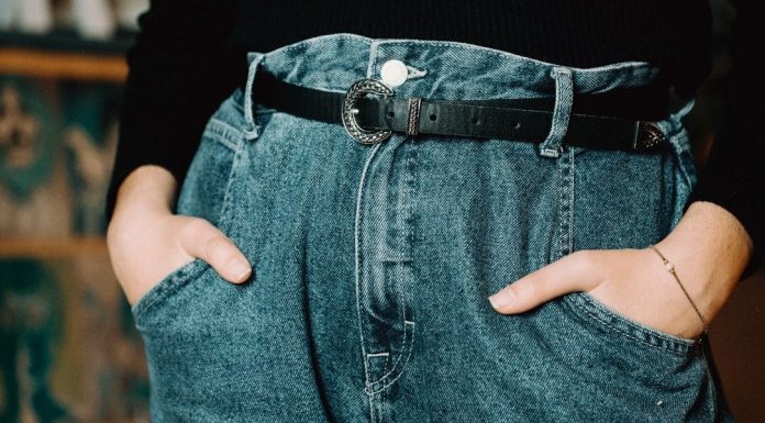 This Mom Is Super Offended by "Mom Fit" Jeans