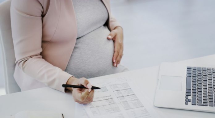 4 Tips For Financially Planning The Maternity Leave You Deserve